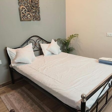Risal Home Stays เกรทเตอร์นอยดา ภายนอก รูปภาพ